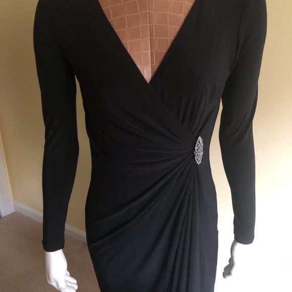 Ralph Lauren Evening Long V-Neck Faux Wrap Dress (Roomy 2) - Picture 9 of 17
